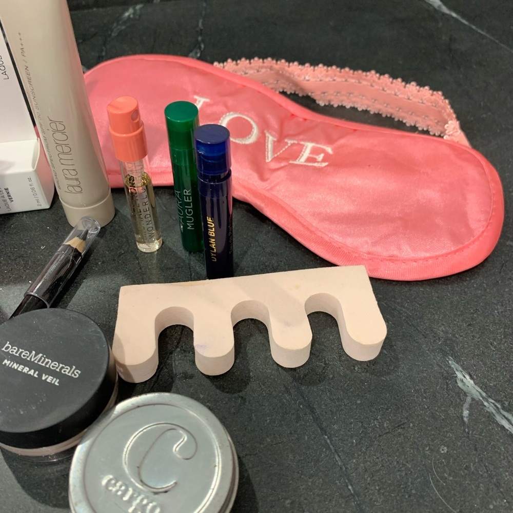Cosmetics Bundle - Picture 6 of 12